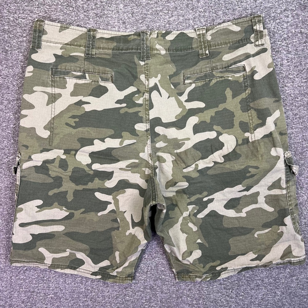 Wrangler Shorts Mens 40 Green Cargo Camo Relaxed Casual Ripstop Stretch 39x8.5 - Picture 2 of 11